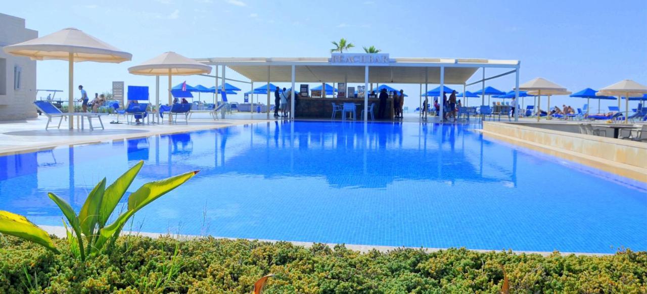 Pickalbatros White Beach Taghazout (Adults Only) Esterno foto The pool at the hotel